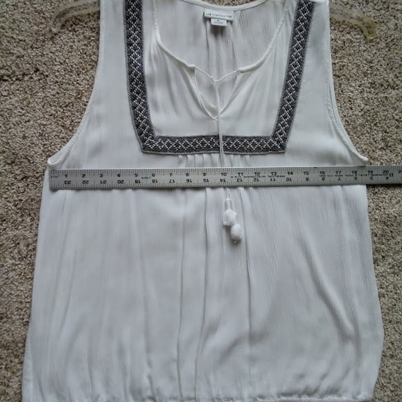 NWOT - Liz Claiborne white peasant style top - Picture 5 of 6
